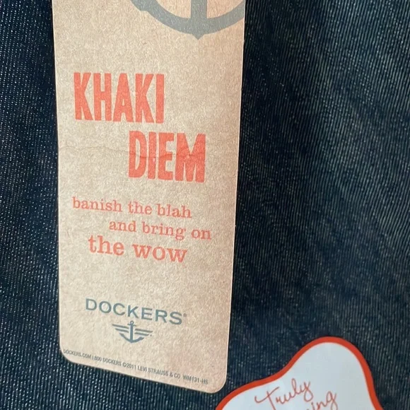 Dockers Denim Truly Slimming Shorts Women’s Size 10. - Picture 4 of 11